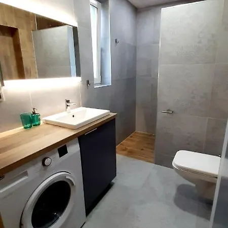 アパート Monti *