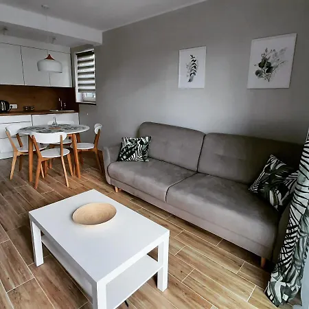 Monti アパート Mosty