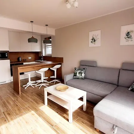 Monti アパート Mosty