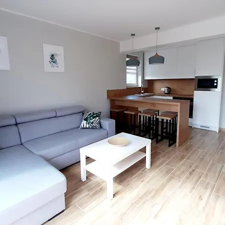 Monti アパート Mosty